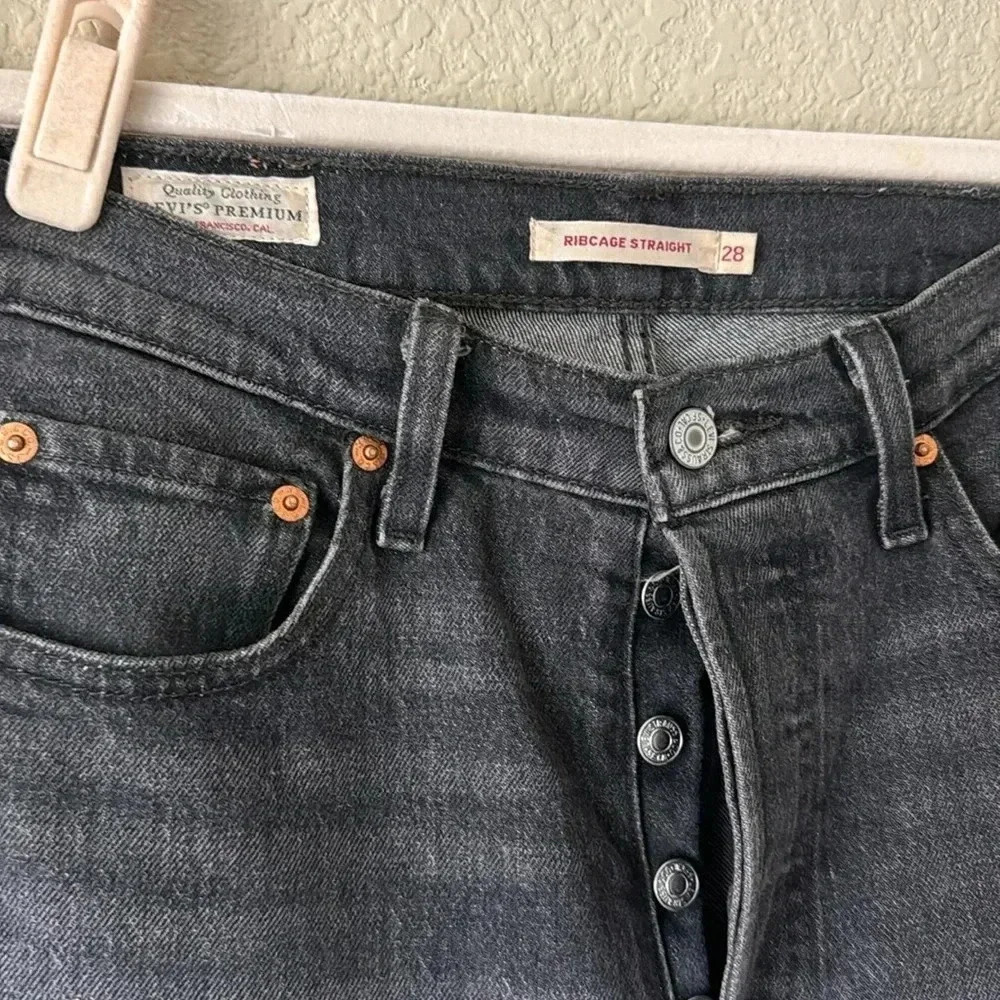 LEVIs Ribcage Jeans - Picture 2 of 5